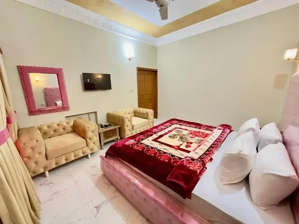Decent Lodge Guest House