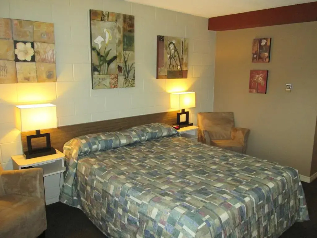 Arbutus Grove Motel