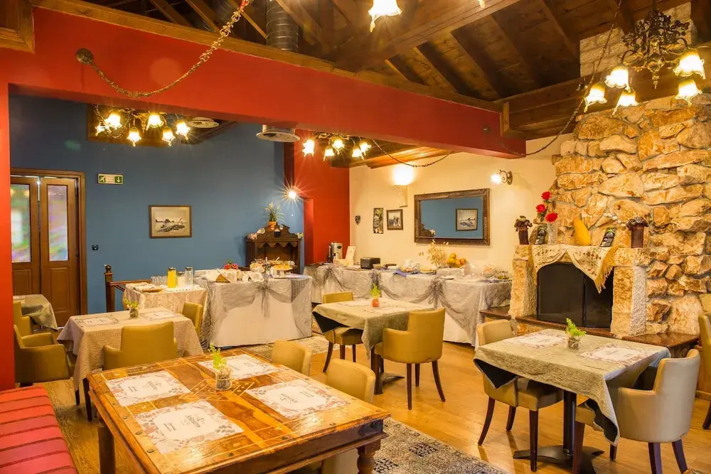 Arktouros Hotel