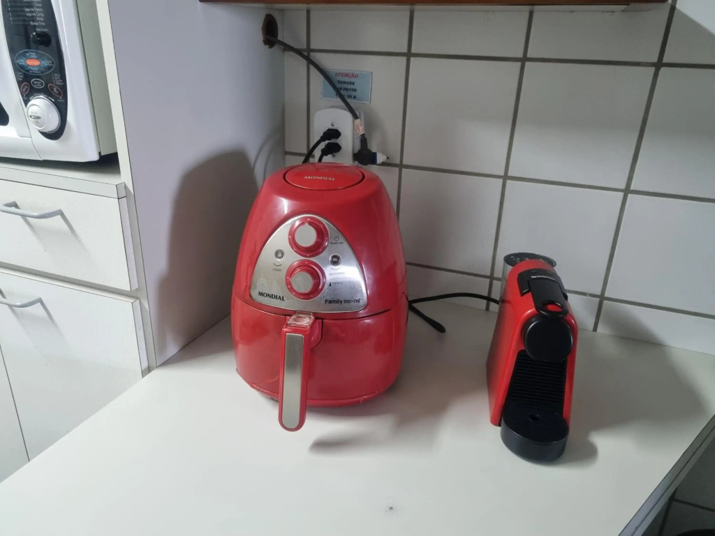 Apartamento Frente para o Mar-PÉ NA AREIA -VISTA TOTAL PARA O MAR -ÁREA DE CHURRASCO PRIVATIVA COBERTA-WIFI-NETFLIX -DISNEY PLUS -STARMAX- HBO MAX - JOGOS- FIRE TV STICK POR COMANDO DE VOZ- TV DE ASSINATURA EM TODOS OS QUARTOS