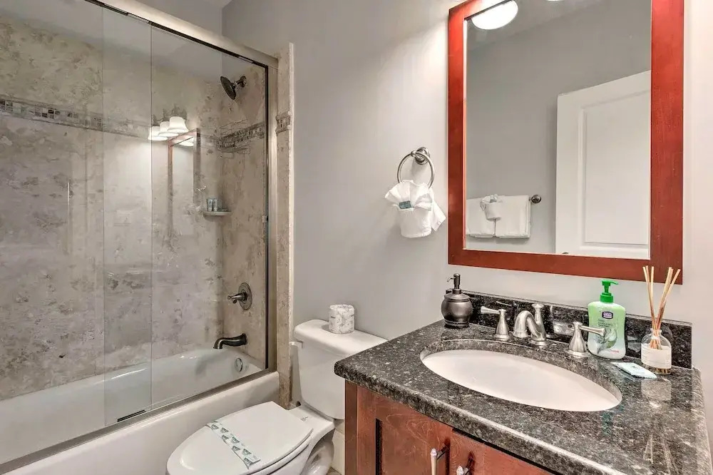 Home Near 30 A: Walk to Beach, Shops & Bicycles!