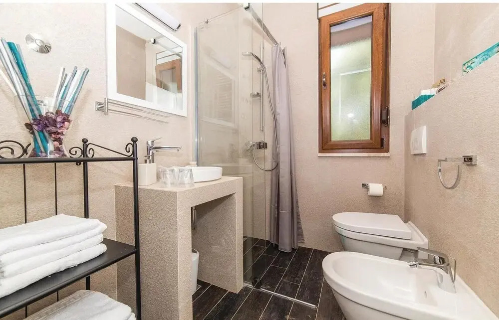 Five-Bedroom Holiday Home In Kastel Stafilic
