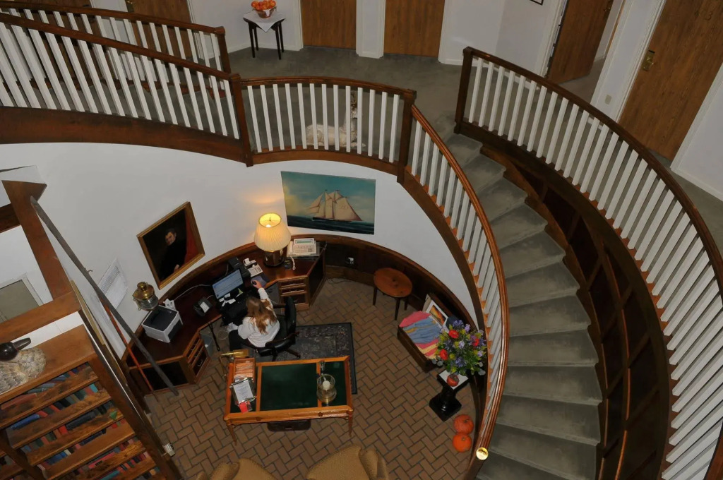 Lighthouse Club Hotel