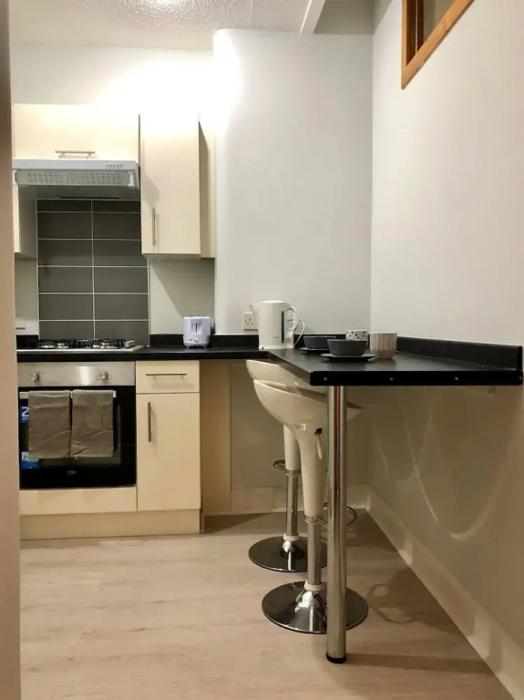 2 Bedroom Fountainbridge Apartment