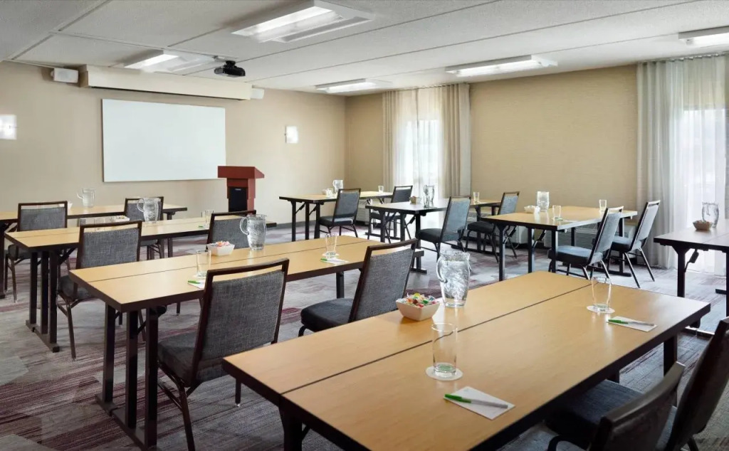 Courtyard by Marriott Raleigh Midtown