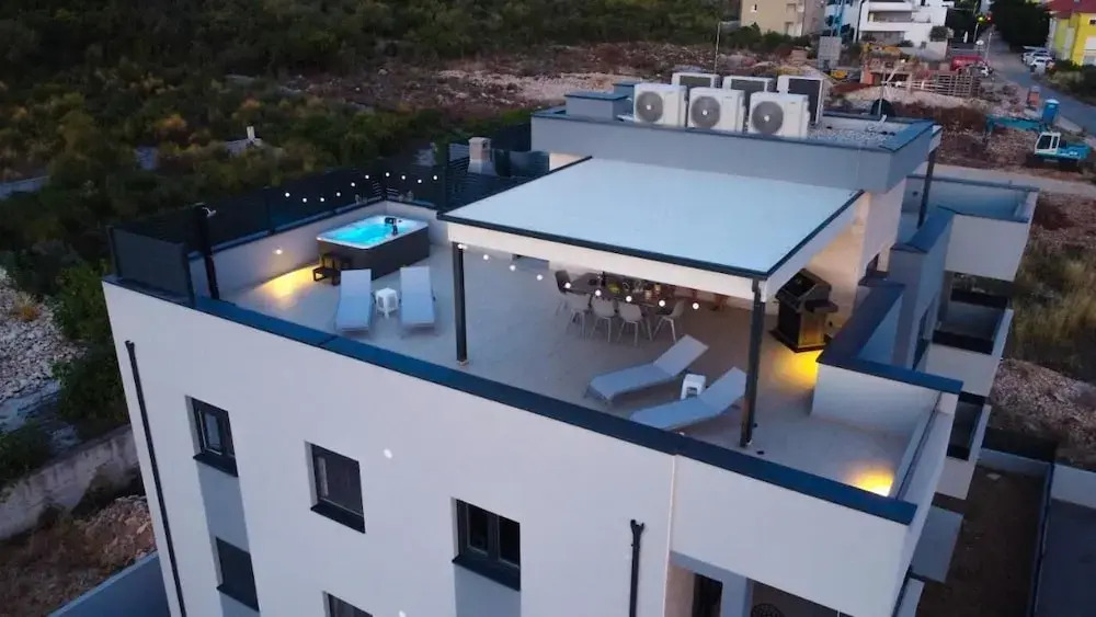 Rooftop apartment Jadera
