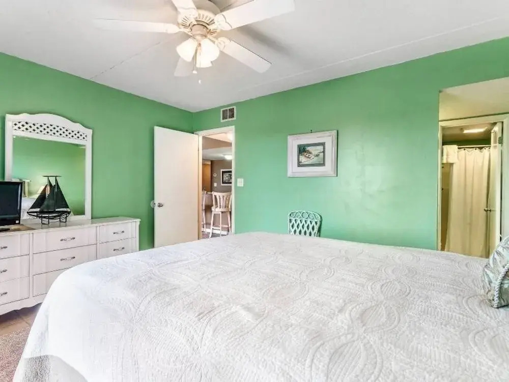 Sugar Beach 257 2 Bedroom Condo by Redawning