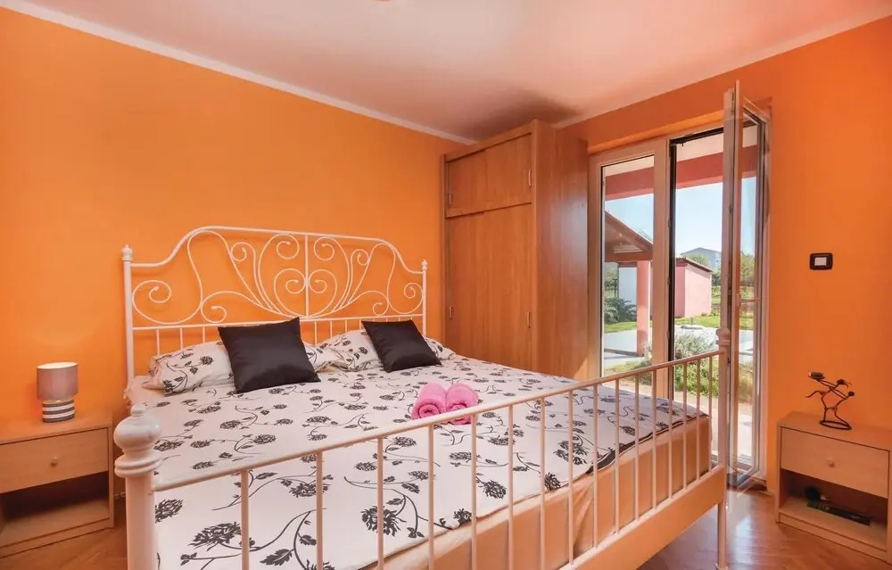 Five-Bedroom Holiday Home In Fazana