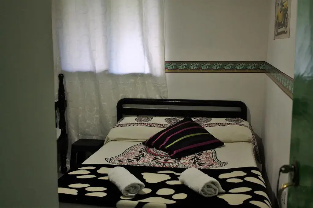 Hostal y Camping Los Girasoles