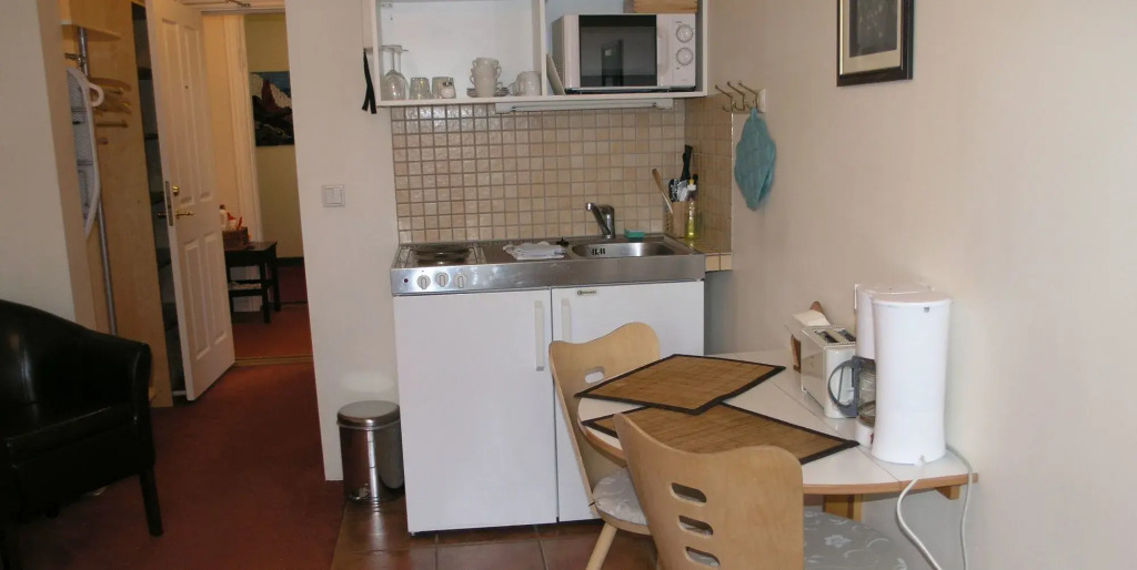 Three Sisters Studio Apartments