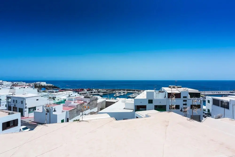 Sea Breeze the best view of Old town Harbour PDC