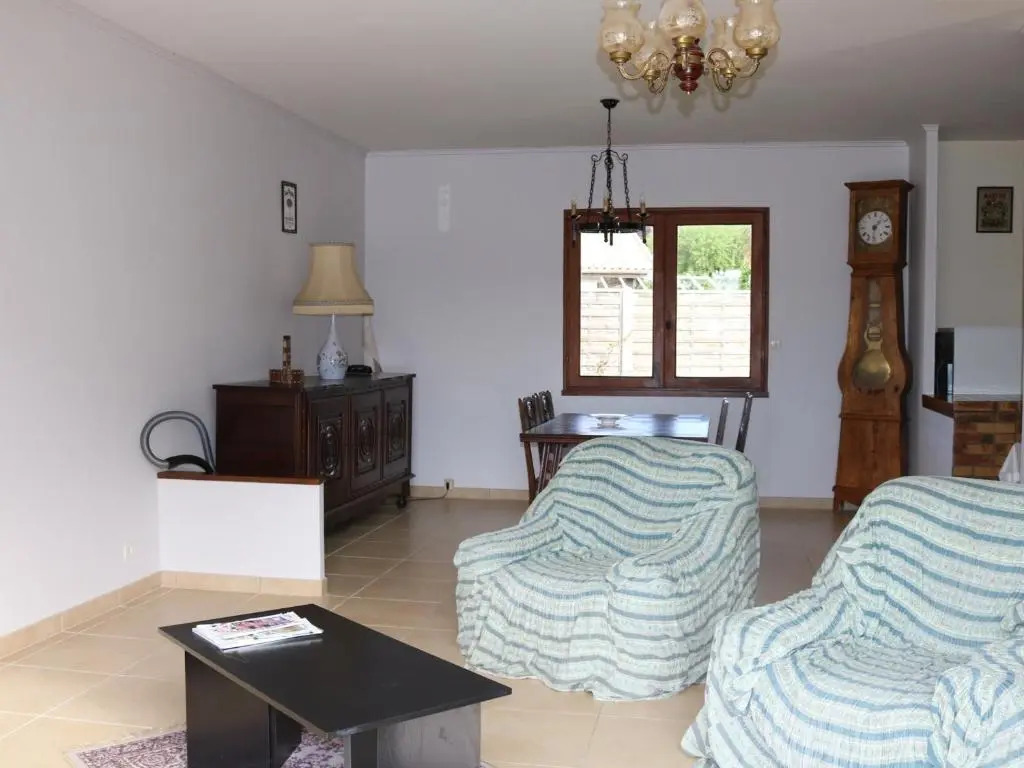 Maison Calme avec Jardin, Proche Lac et Centre, Animaux Bienvenus, Ménage Inclus - FR-1-319-408