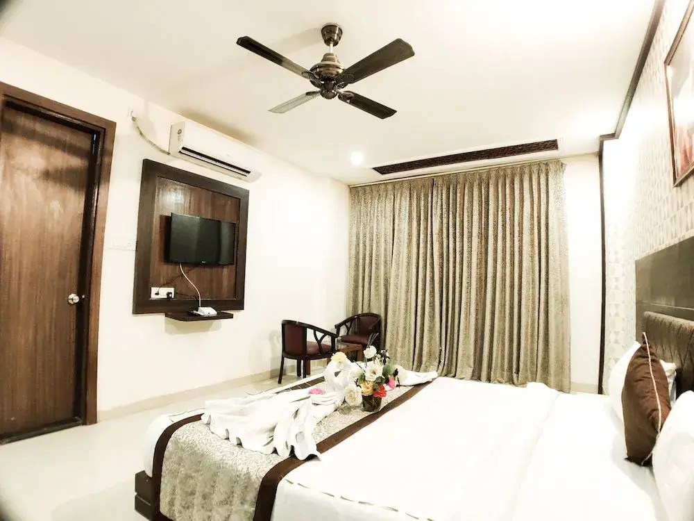 Hotel Landmark Residency