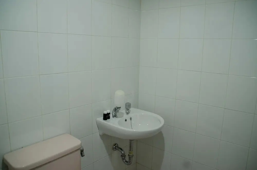 Spacious And Homey 3Br At Kondominium Rajawali Apartment