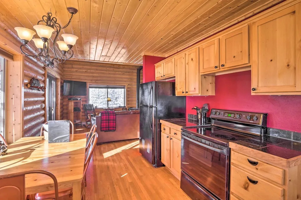 Fairplay Cabin w/ Mountain Views ~ 25 Mi to Breck!