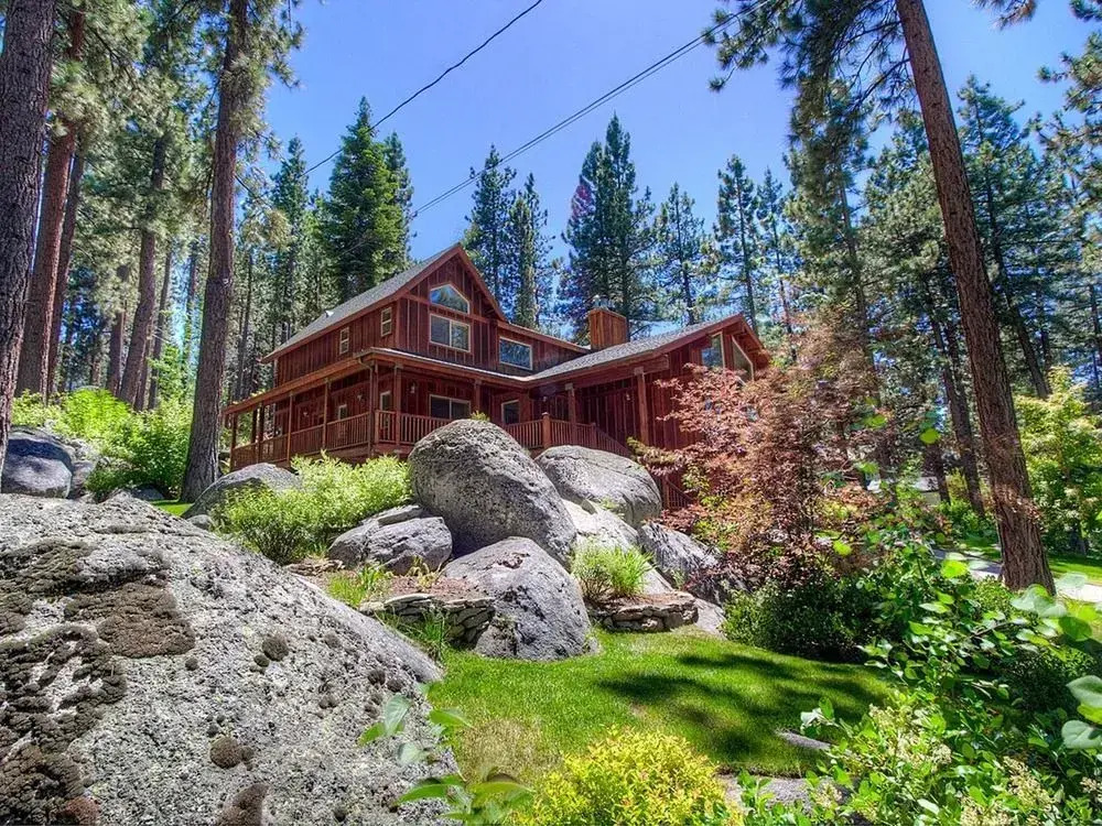 Silver Rock Spectacular Skyland Home 5 Br cabin by RedAwning