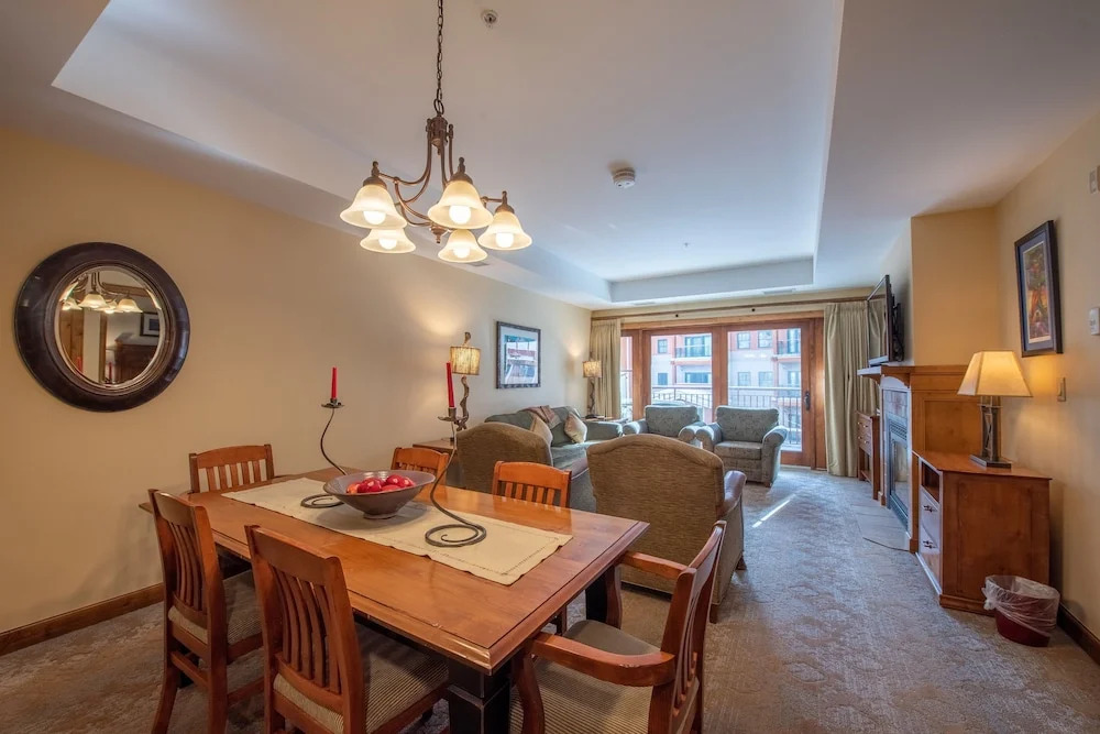 Top Floor 2 Bedroom Condo in Mountaineer Square