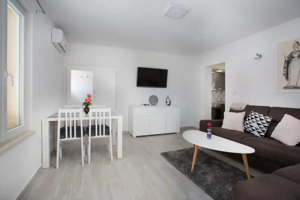 Serious Job Apartment