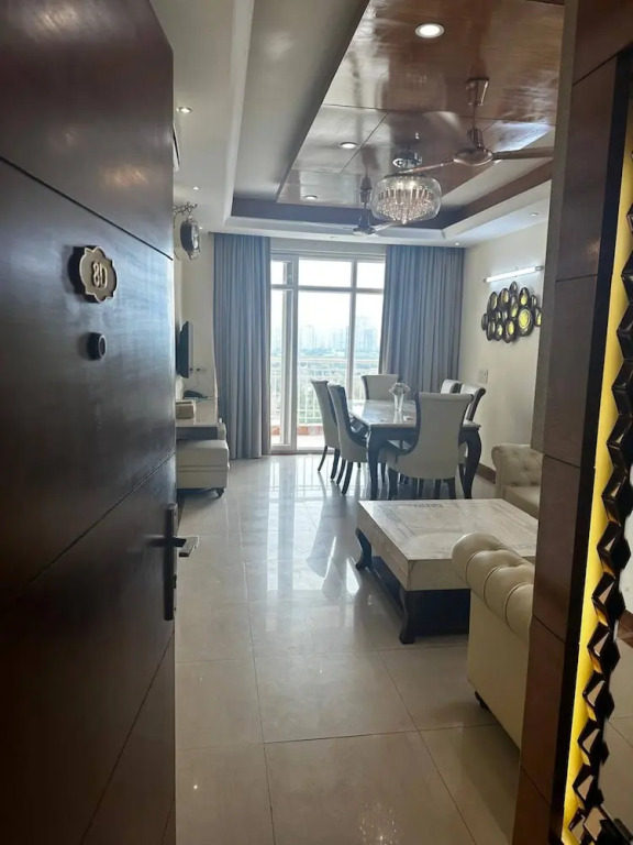 Luxurious Gurugram Apartment for Rent - Entire House With City & Garden Views