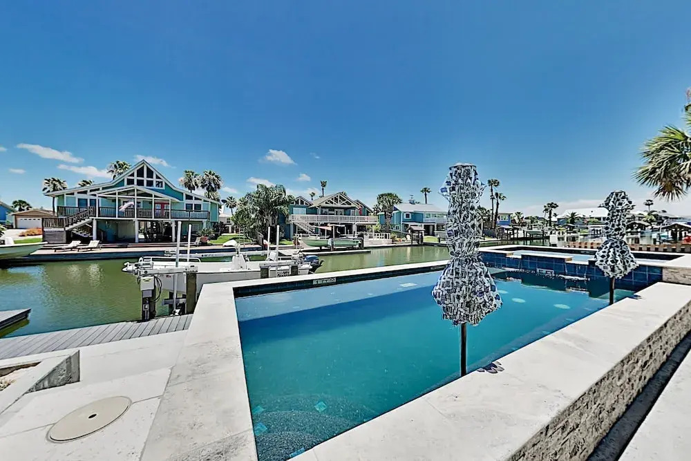 New Canal-front W/ Private Pool, Spa & Dock! 4 Bedroom Home