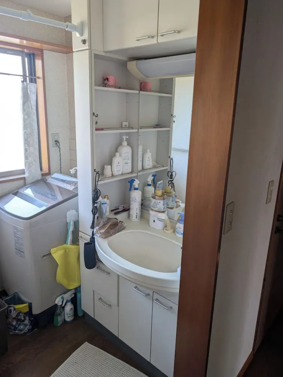 private rooms in togo beach and park side house