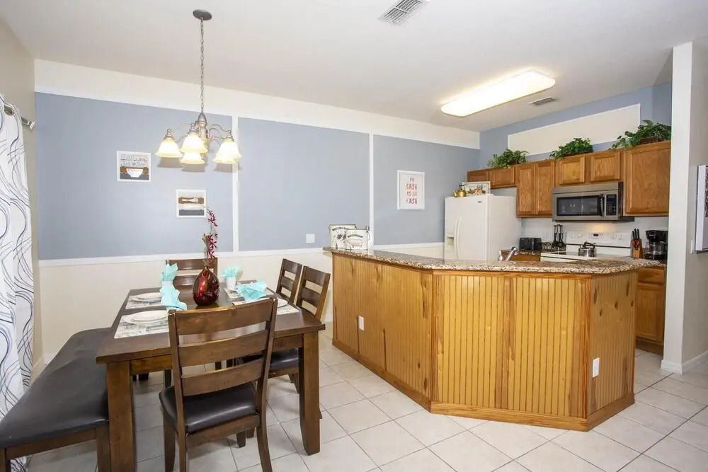Encantada Resort 4 Bedroom w Pool Close to Disney 8570