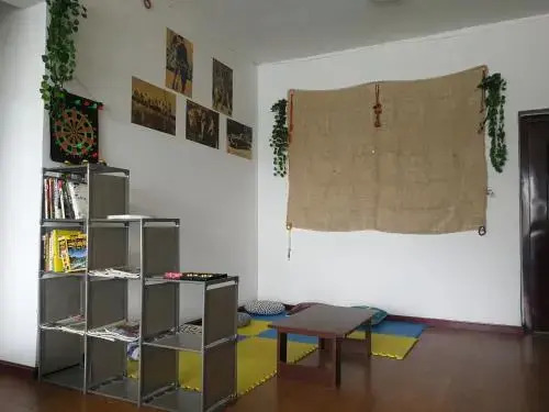 80 Youth Hostel