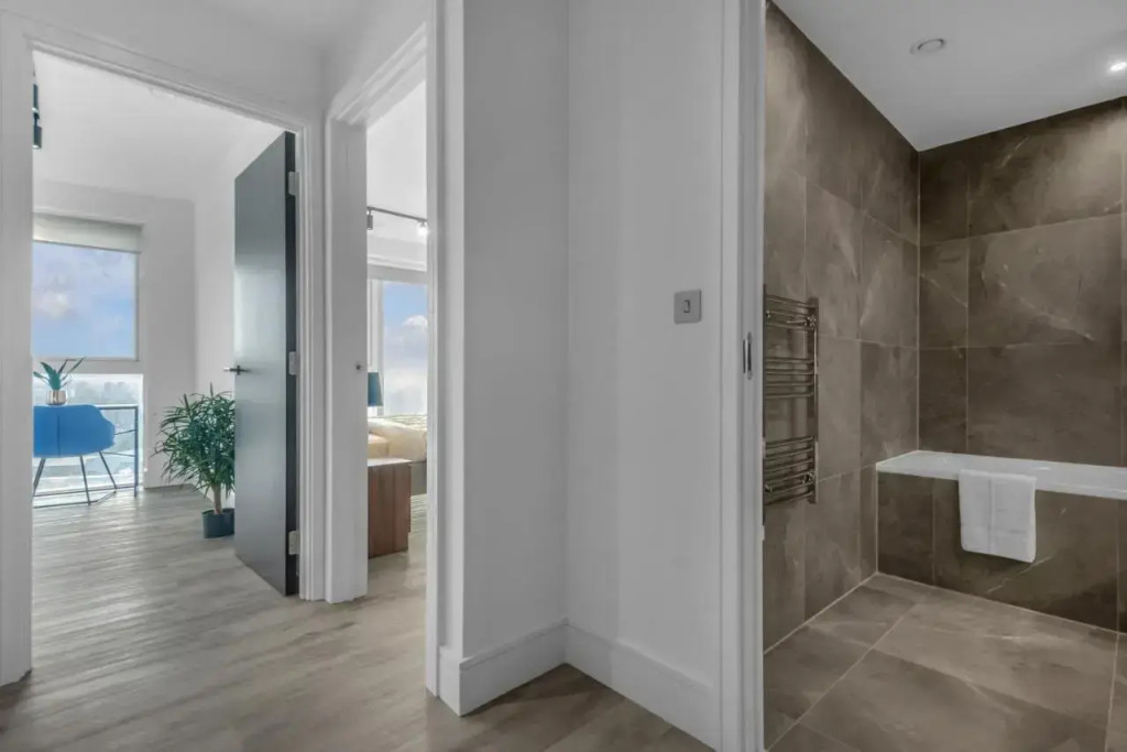 Modern One & Two Bedrooms Flat in North Acton close to Ealing