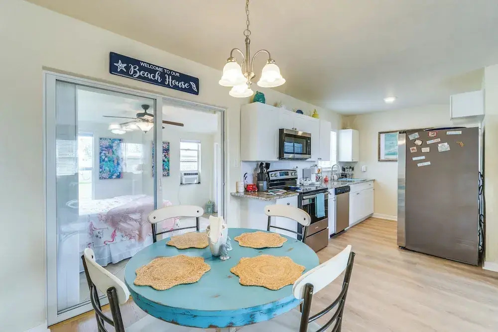 4 Mi to Beach: Charming Port Charlotte Home!