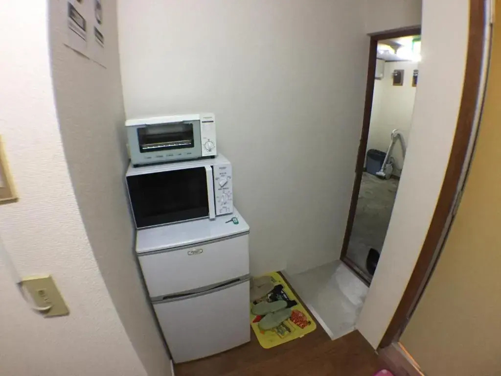 Kenroku Haitsu 203(兼六ハイツ203)