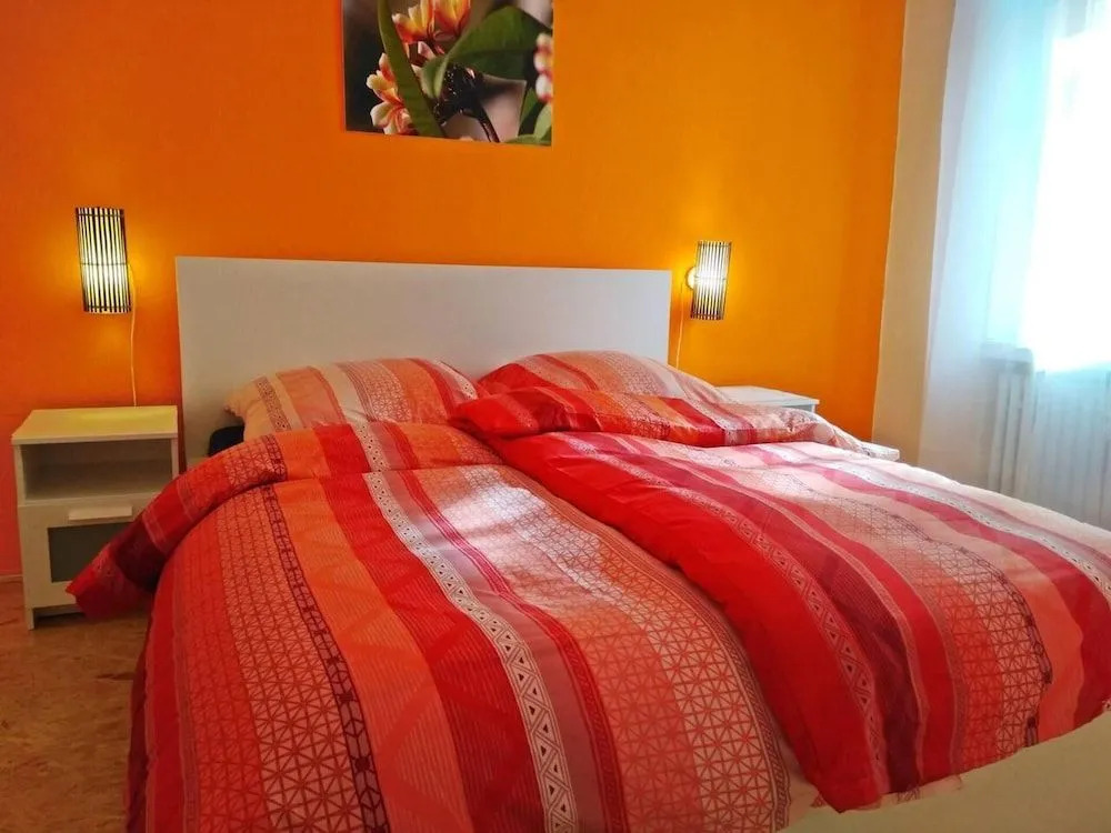 2bed Old Town Apt Sleeps 6 - Rooftop Terrace, Wifi