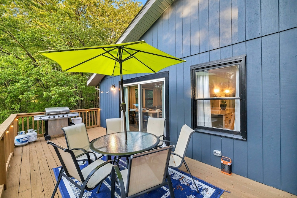 Waterfront Family Getaway w Hot Tub Game Room