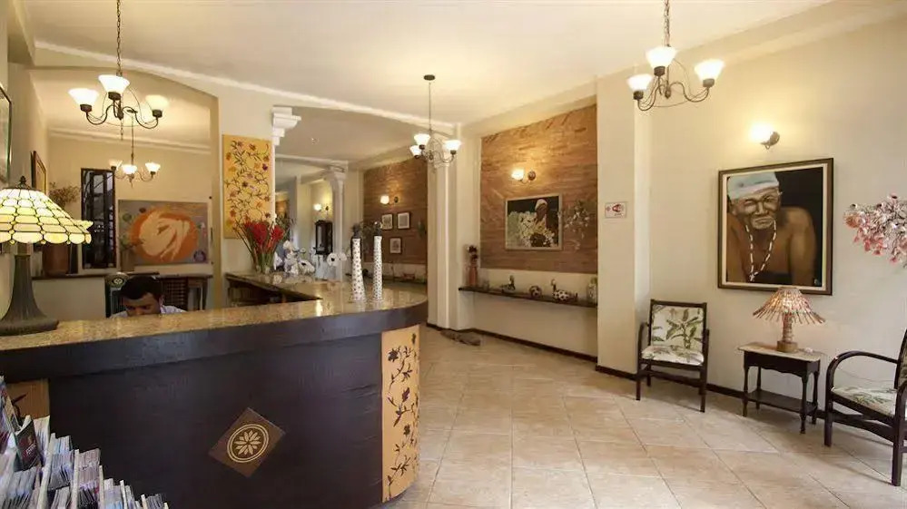 Solar do Carmo Suites & Apartments