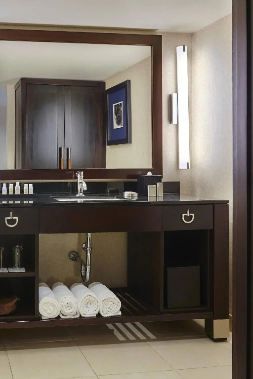 Renaissance Phoenix Downtown Hotel