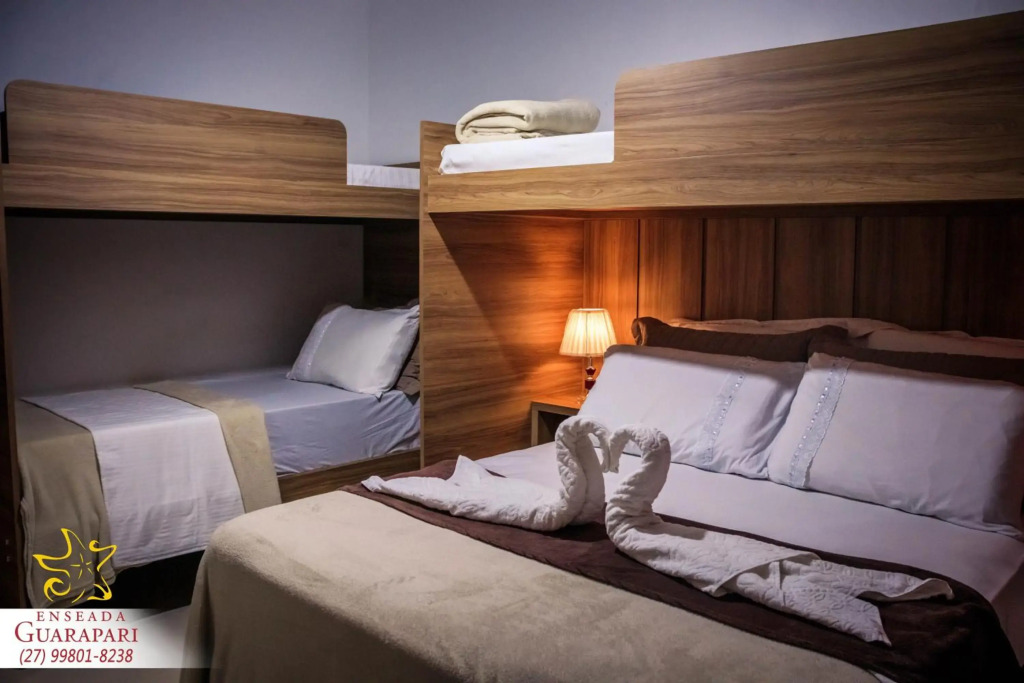 CONFORTO IMBATIVEL - 25 metros do MAR - 2 Quartos com AR CONDICIONADOS SPLIT, Air Fryer, WI-FI, Disney Plus, Star Plus, HBO Max, Cadeiras de Praia e Caixa Térmica - 8 pessoas com Muito Conforto - Melhor Localização