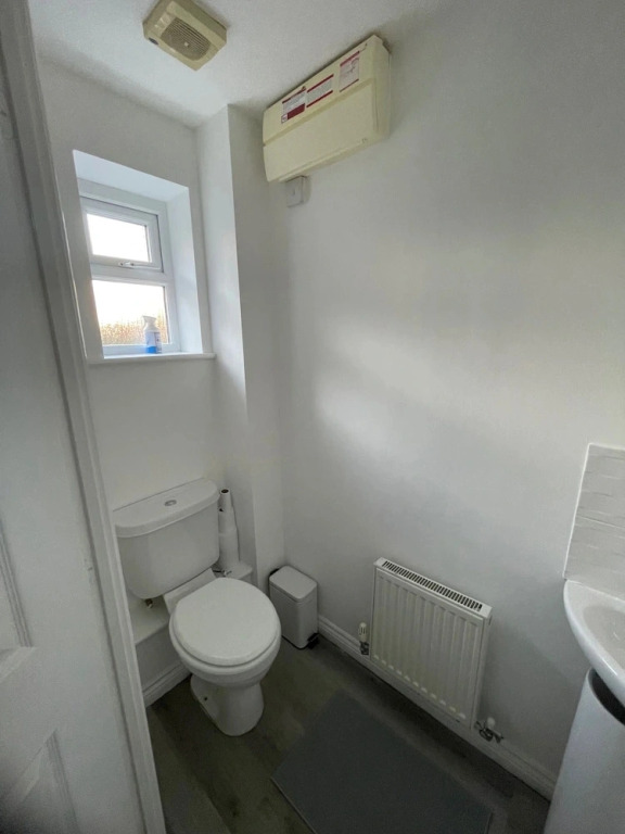 3-bed-sleeps 5 With Garden and Parking