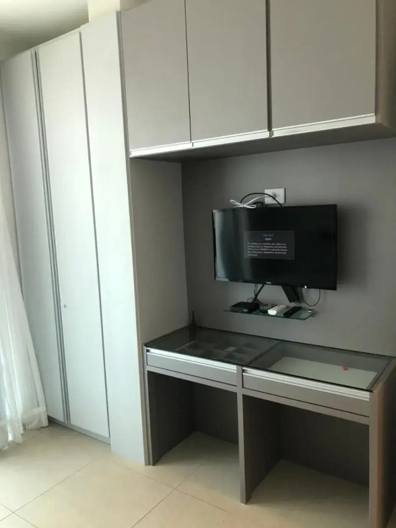 Apto 2 quartos com AR Cond, prédio frente p/ praia