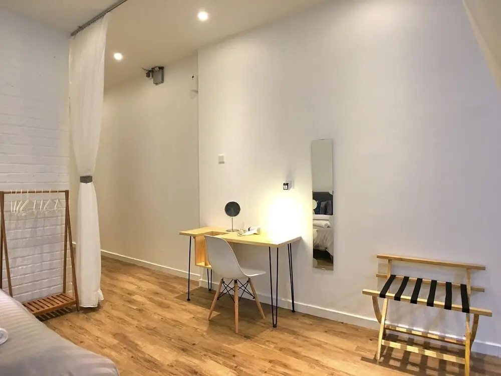 iBook 5 - Scandinavian Suites Room