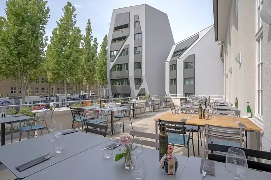 Nineofive Hotel