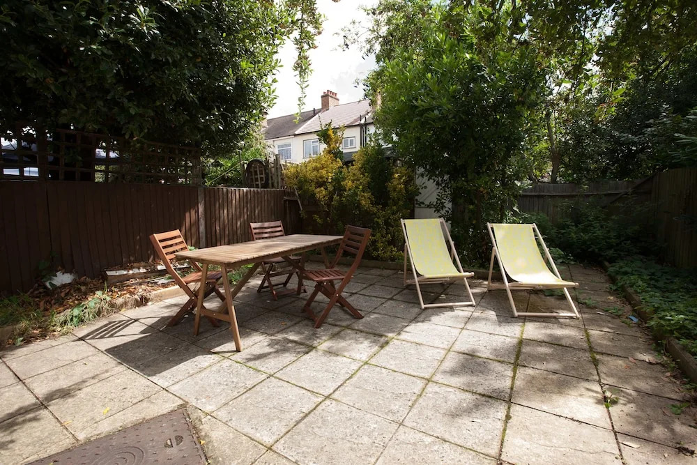 Tooting Rooms & Studio by PrimeCityHosts