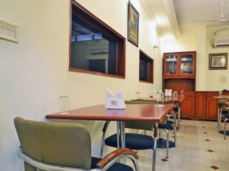 FabHotel Altus