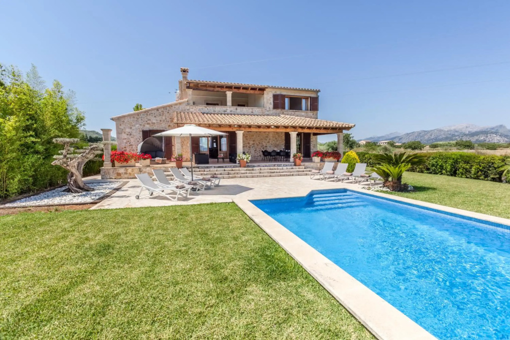Villa Guillona by Sealand Villas