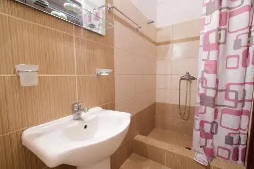 Theodora Studios & Apartments
