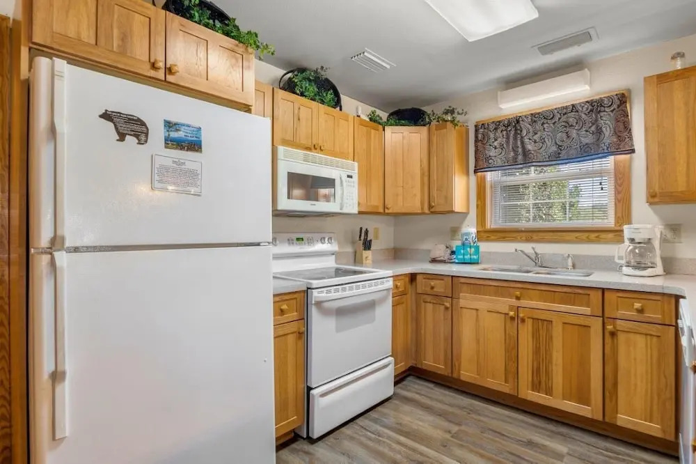 Poplar Point Condo Unit 12F - Three Bedroom Condo