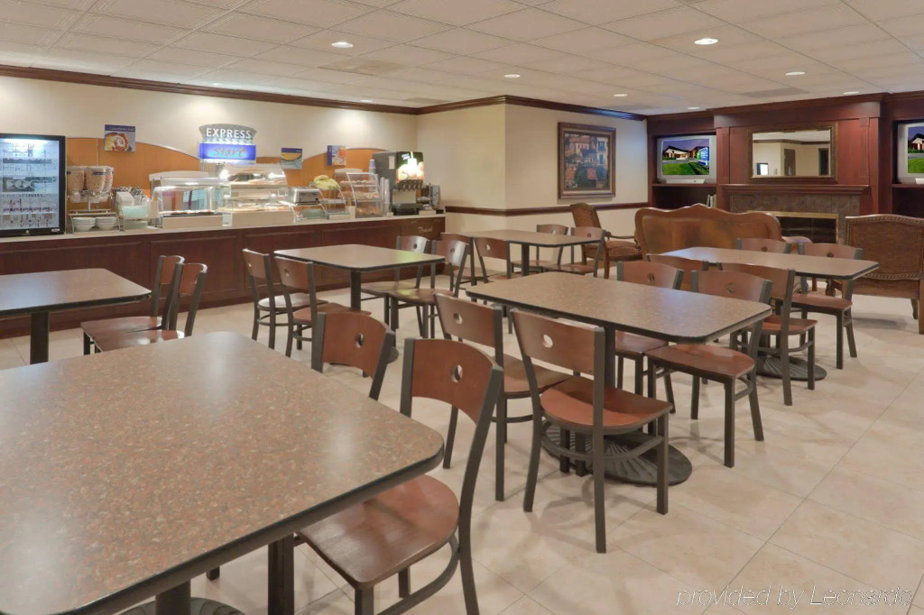 Holiday Inn Express Mentor Banquet Center by IHG