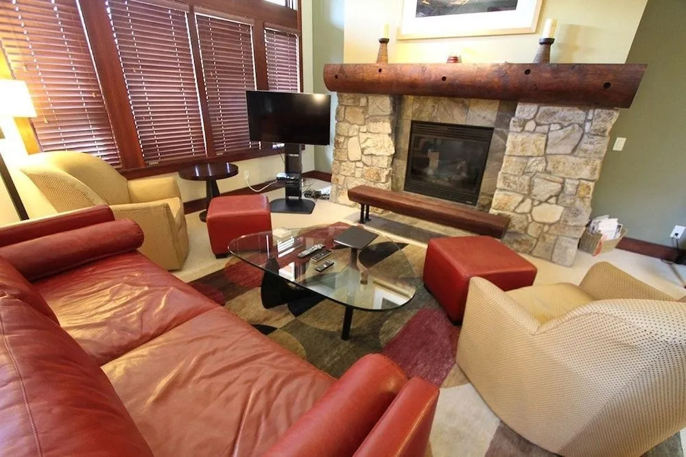 Juniper Crest 1 4 Bedroom Townhouse by RedAwning