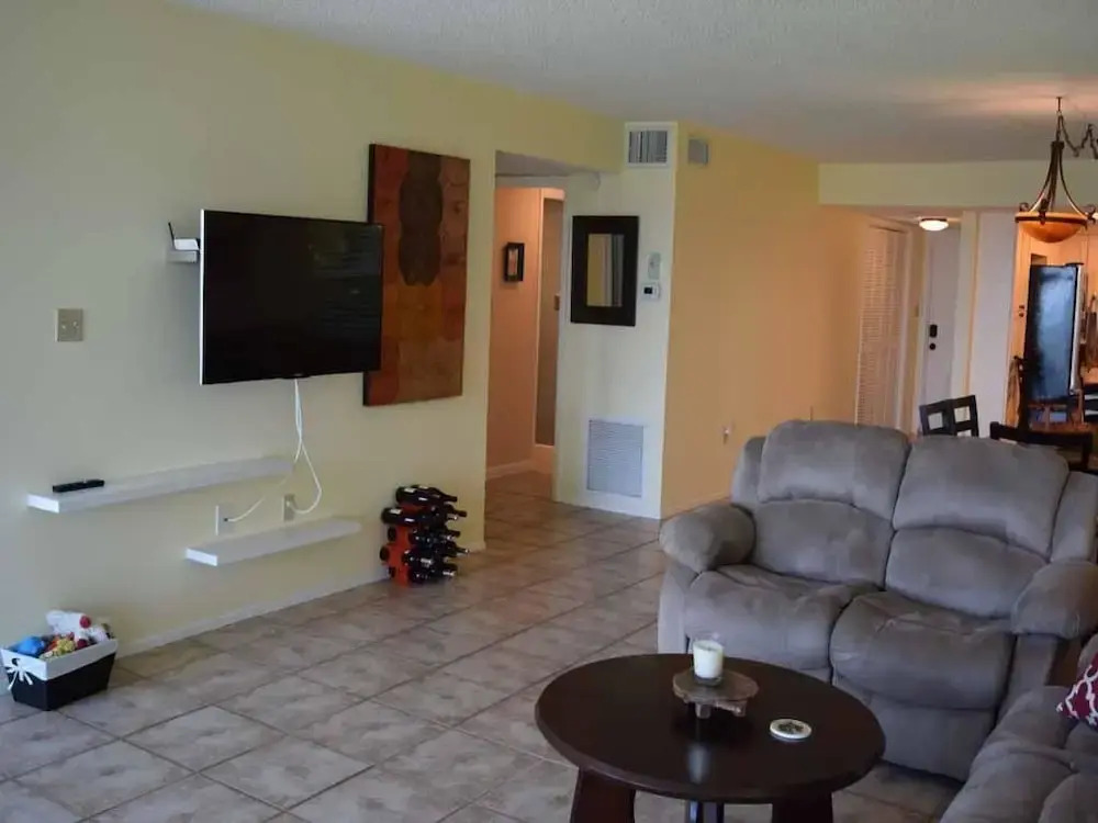 Westbay Cove South 745