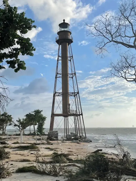 Tarpon Tale Inn
