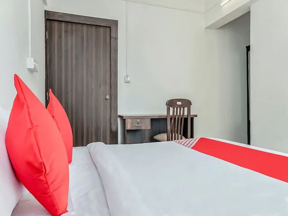 OYO 24143 Flagship Hotel Blue Orchid