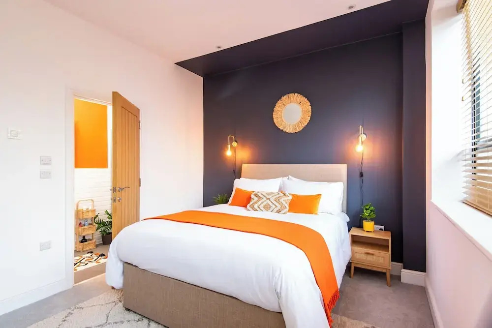 Stunning 2 Bed Apartment on the beach by Urban Roost